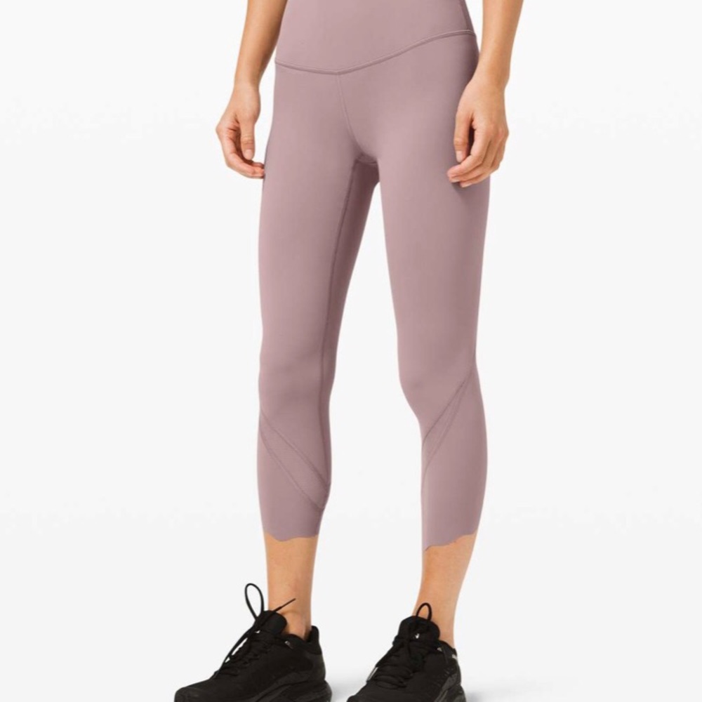 Lululemon Wunder Under Scallop 23”